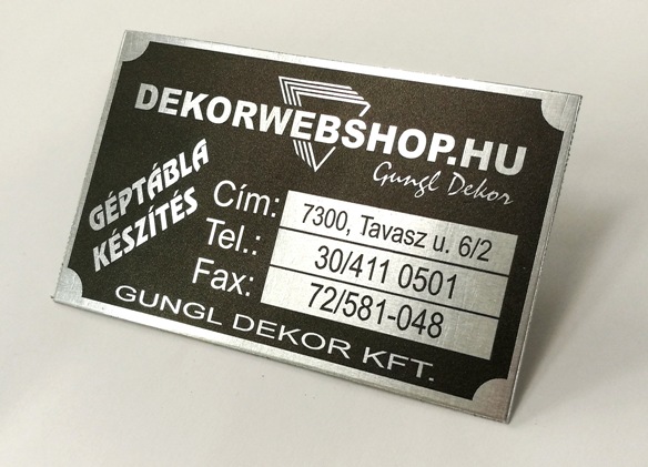 Alumínium géptábla nyomtatott adatokkal 50cm2-ig