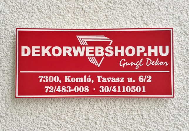 Gravírozott cégtábla cégnévvel logóval többféle színben