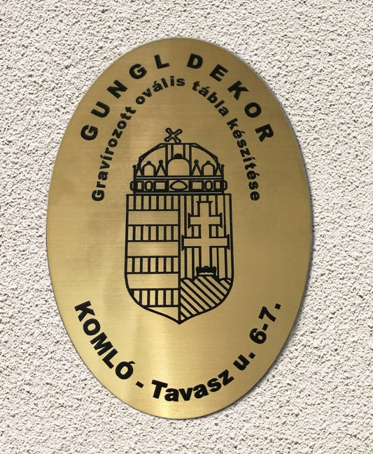 Gravírozott ovális intézményi névtábla magyar címerrel többféle színben