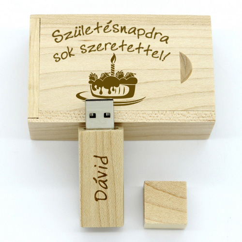 Fa 32GB-os pendrive születésnapra igényes kivitelezésű fa díszdobozban névvel